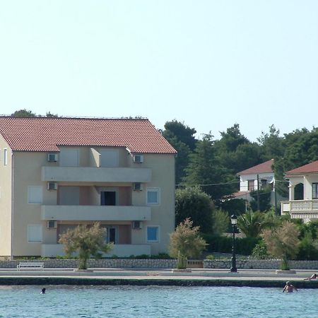 Beach Home Noemie Вир Екстер'єр фото