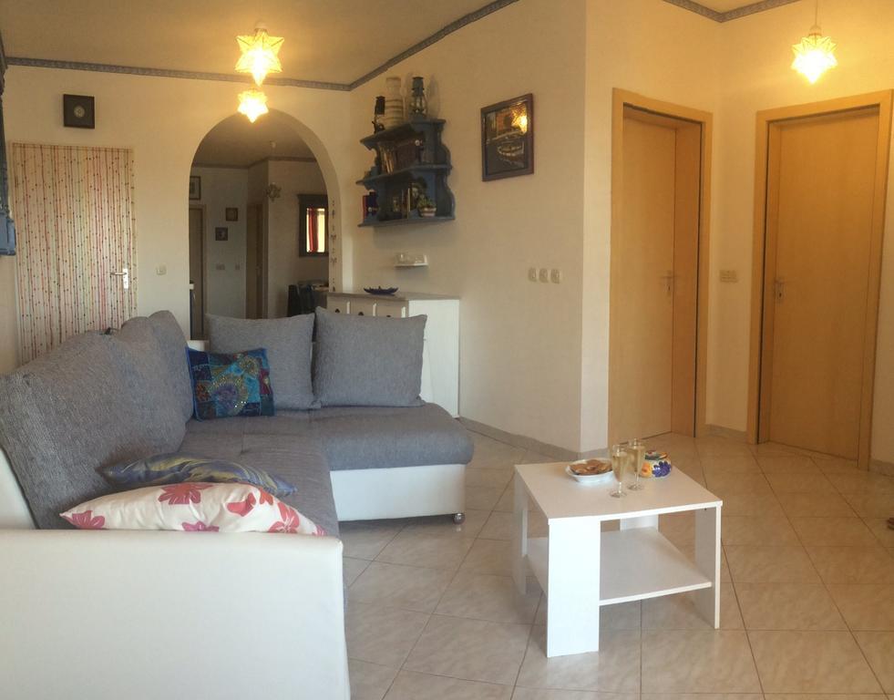 Beach Home Noemie Вир Екстер'єр фото
