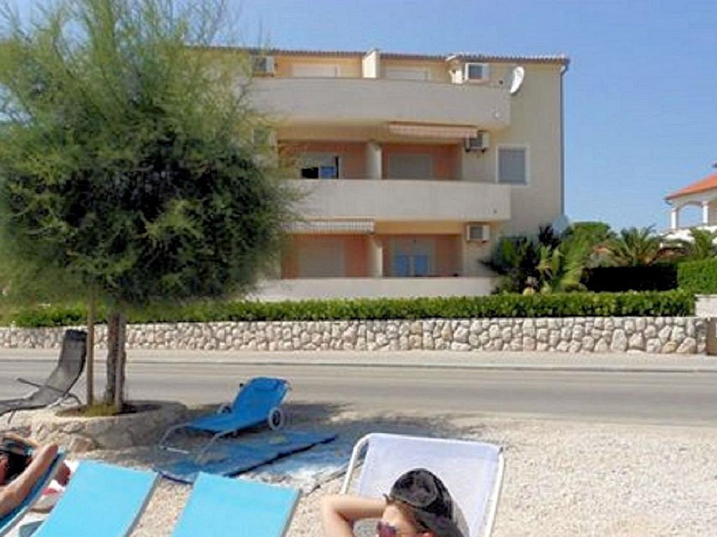 Beach Home Noemie Вир Екстер'єр фото