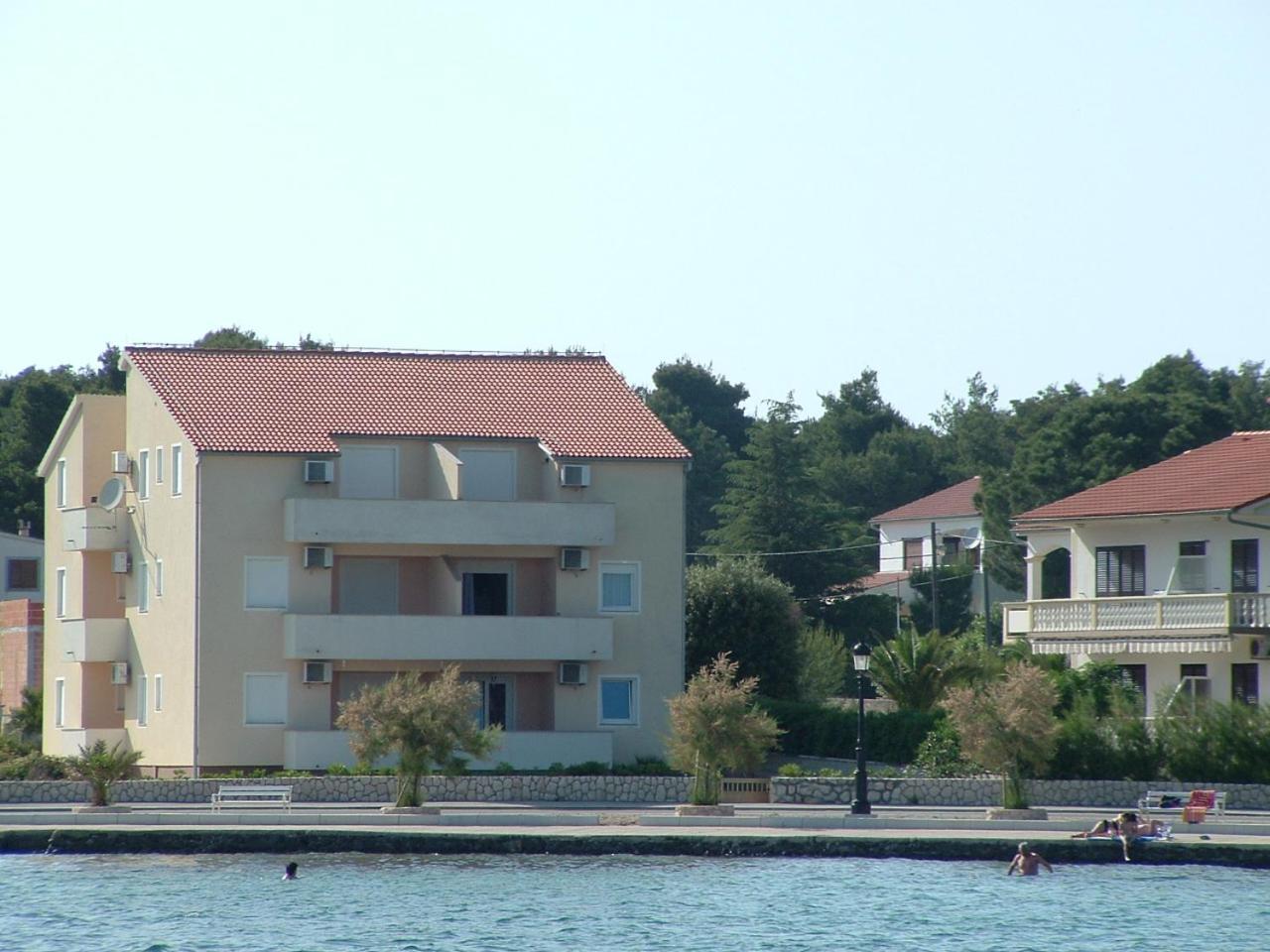 Beach Home Noemie Вир Екстер'єр фото